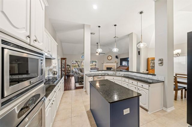 16507 E Canterra Circle, Houston, TX 77095