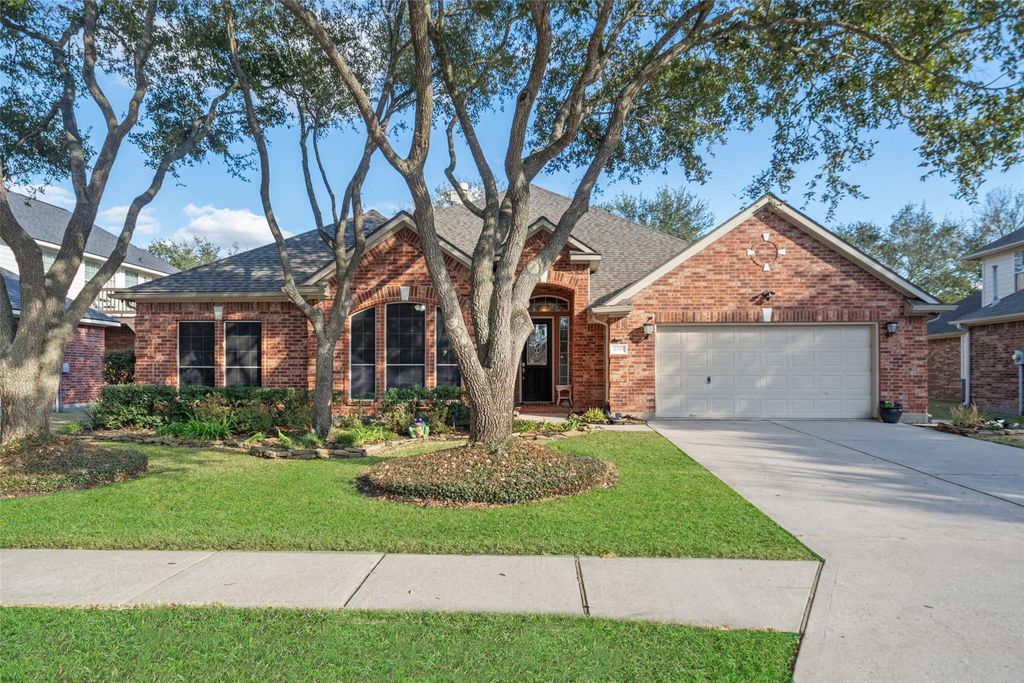 16507 E Canterra Circle, Houston, TX 77095