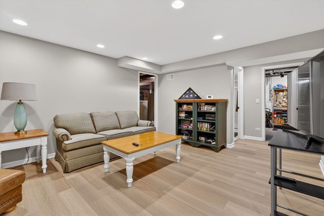 5003 Prairie Sage Lane, Naperville, IL 60564