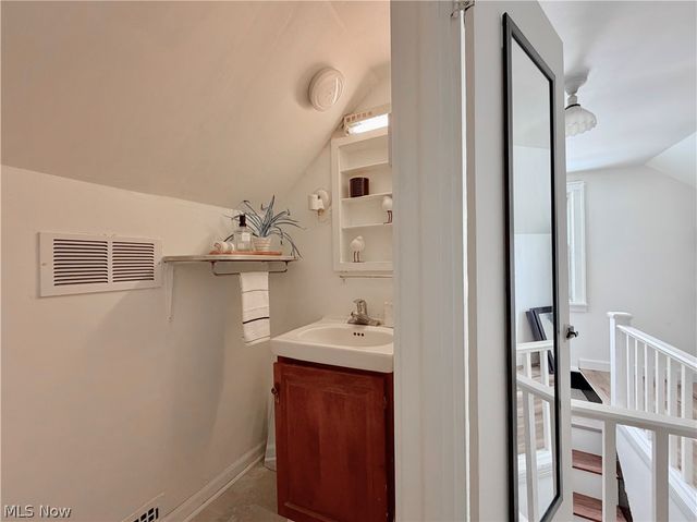 3107 9th Avenue, Vienna, WV 26105