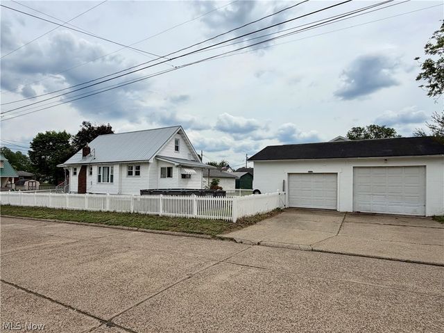 3107 9th Avenue, Vienna, WV 26105