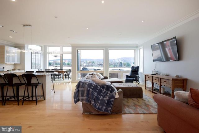 180 DEREK DR, Boalsburg, PA 16827