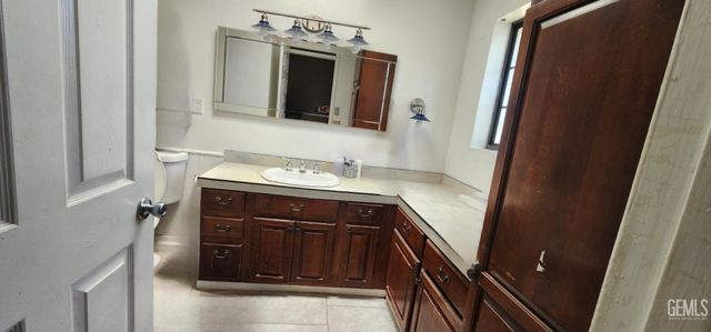 8809 Worrell Court, Bakersfield, CA 93311