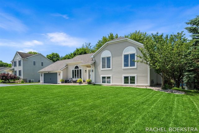9271 Hessler Drive, Rockford, MI 49341