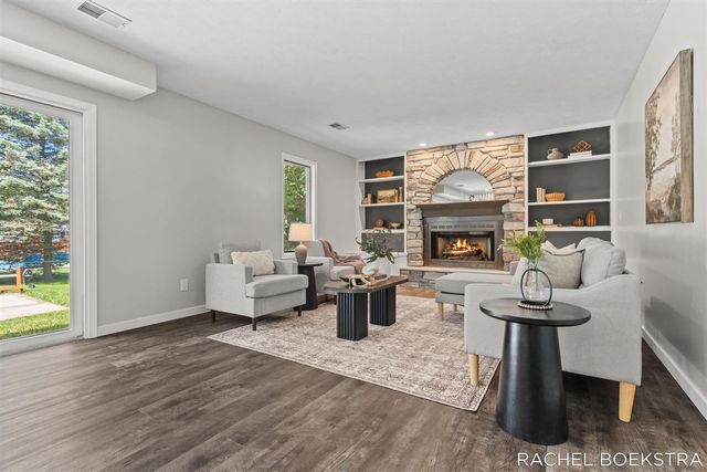 9271 Hessler Drive, Rockford, MI 49341