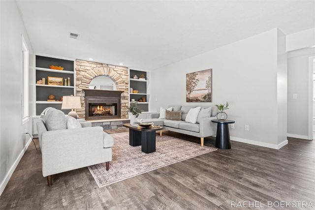 9271 Hessler Drive, Rockford, MI 49341