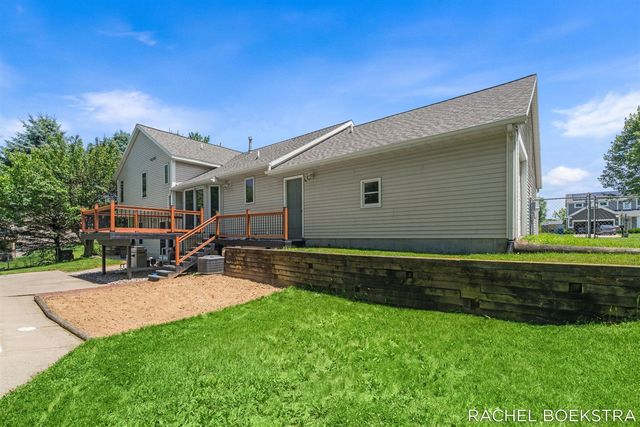 9271 Hessler Drive, Rockford, MI 49341