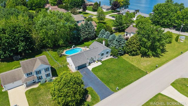 9271 Hessler Drive, Rockford, MI 49341