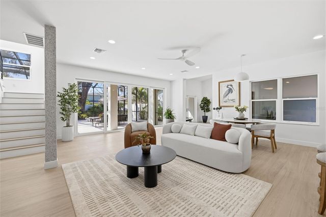 639 43RD AVENUE N, St Petersburg, FL 33701