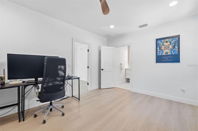 639 43RD AVENUE N, St Petersburg, FL 33701