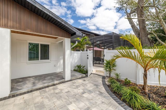 639 43RD AVENUE N, St Petersburg, FL 33701