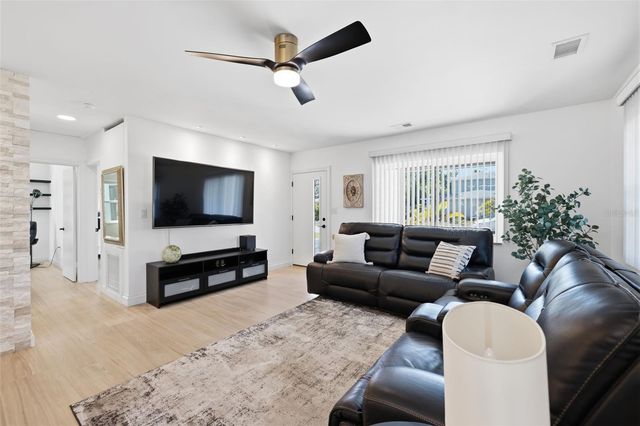 639 43RD AVENUE N, St Petersburg, FL 33701