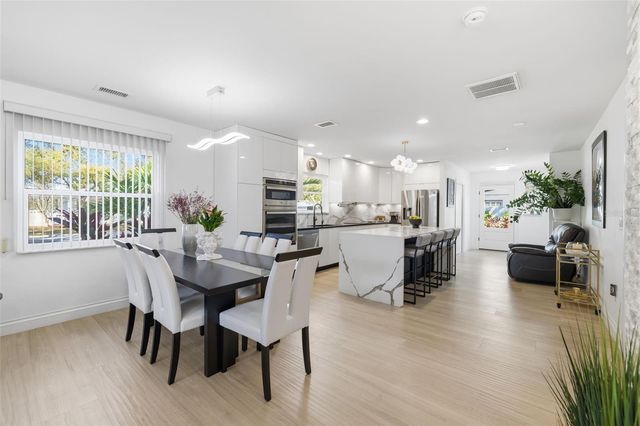 639 43RD AVENUE N, St Petersburg, FL 33701