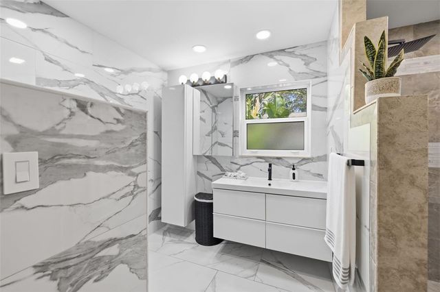 639 43RD AVENUE N, St Petersburg, FL 33701