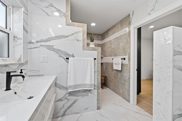 639 43RD AVENUE N, St Petersburg, FL 33701