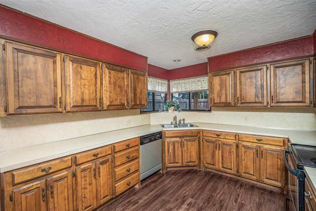 1415 Cindy St, Frederick, OK 73542