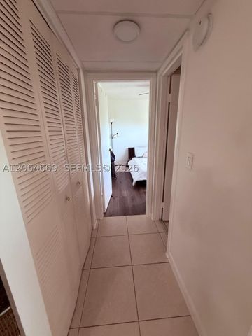 1055 Country Club Dr 402, Margate, FL 33063