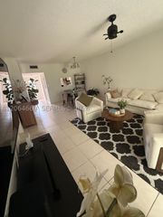 1055 Country Club Dr 402, Margate, FL 33063