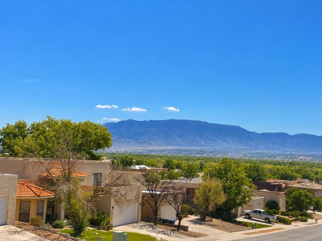 4532 Chadwick Road NW, Albuquerque, NM 87120