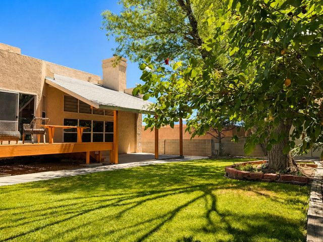 4532 Chadwick Road NW, Albuquerque, NM 87120