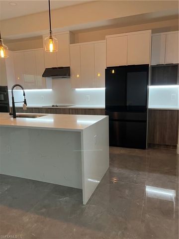 2594 43rd AVE NE, Naples, FL 34120