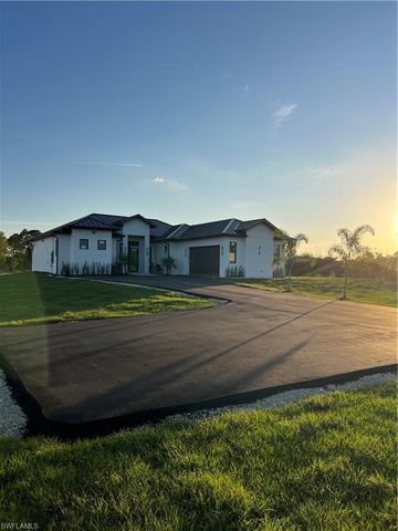 2594 43rd AVE NE, Naples, FL 34120