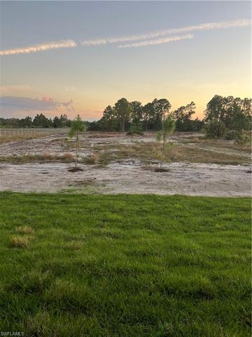 2594 43rd AVE NE, Naples, FL 34120