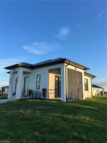 2594 43rd AVE NE, Naples, FL 34120