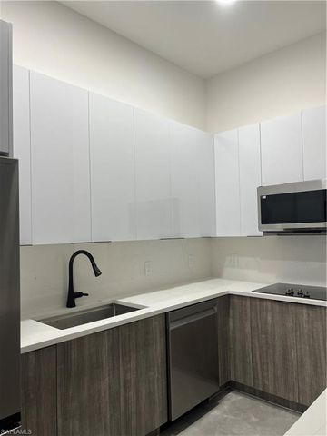 2594 43rd AVE NE, Naples, FL 34120