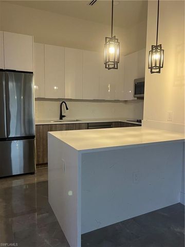 2594 43rd AVE NE, Naples, FL 34120