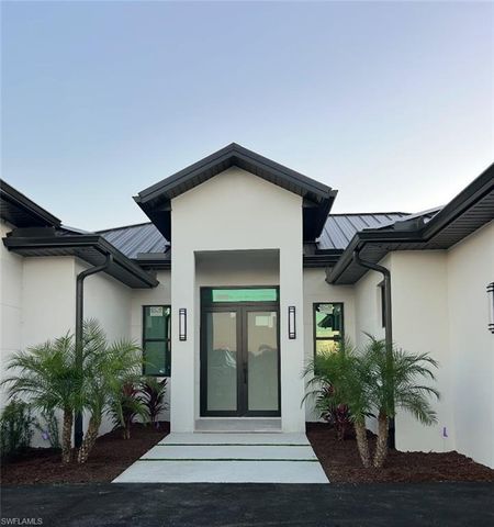 2594 43rd AVE NE, Naples, FL 34120