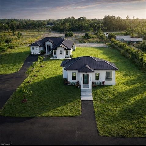 2594 43rd AVE NE, Naples, FL 34120