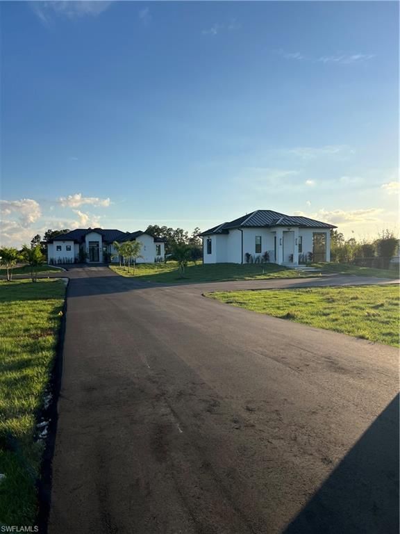 2594 43rd AVE NE, Naples, FL 34120