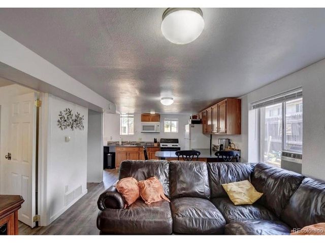 105 S Newland St, Lakewood, CO 80226