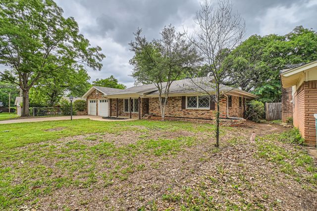 1905 Nottingham Boulevard, Fort Worth, TX 76112