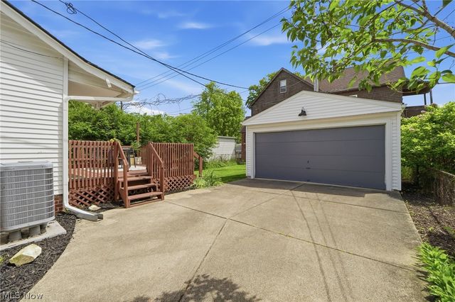 2219 Carabel Avenue, Lakewood, OH 44107