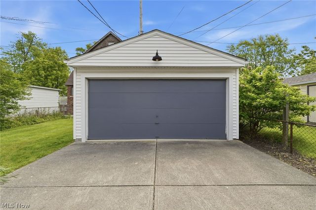 2219 Carabel Avenue, Lakewood, OH 44107