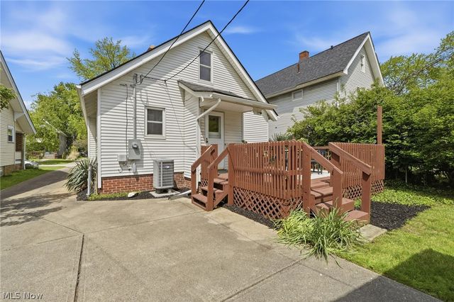 2219 Carabel Avenue, Lakewood, OH 44107