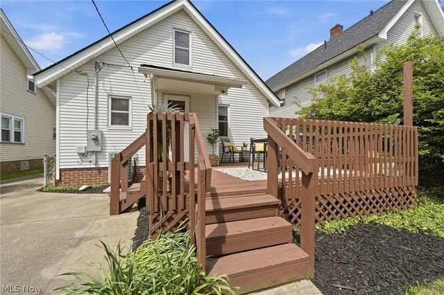 2219 Carabel Avenue, Lakewood, OH 44107