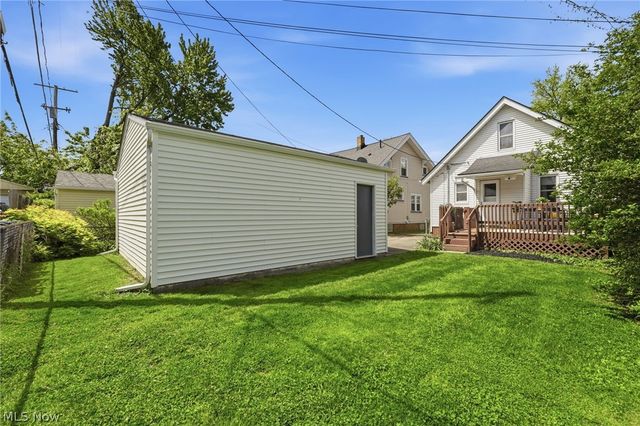 2219 Carabel Avenue, Lakewood, OH 44107