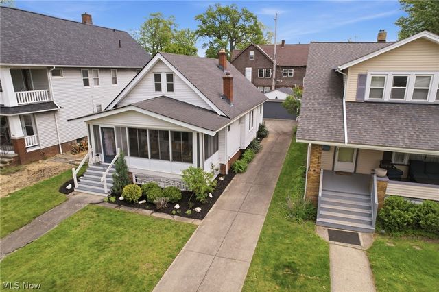 2219 Carabel Avenue, Lakewood, OH 44107