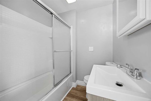 300 Western Ave, Oakdale, PA 15071