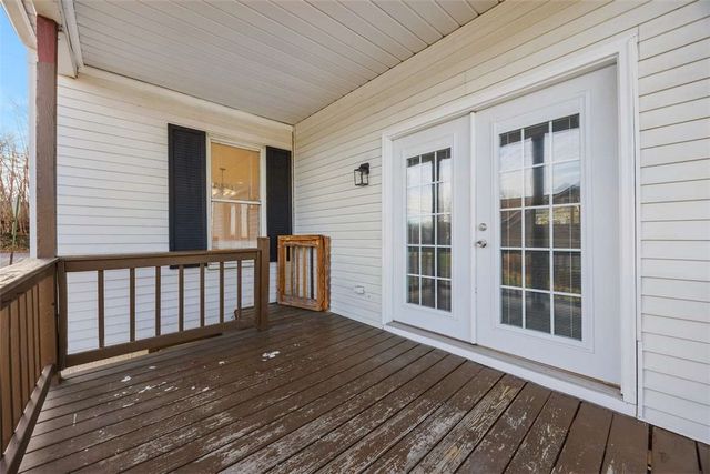 300 Western Ave, Oakdale, PA 15071