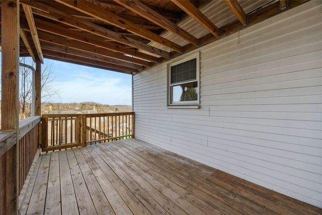 300 Western Ave, Oakdale, PA 15071