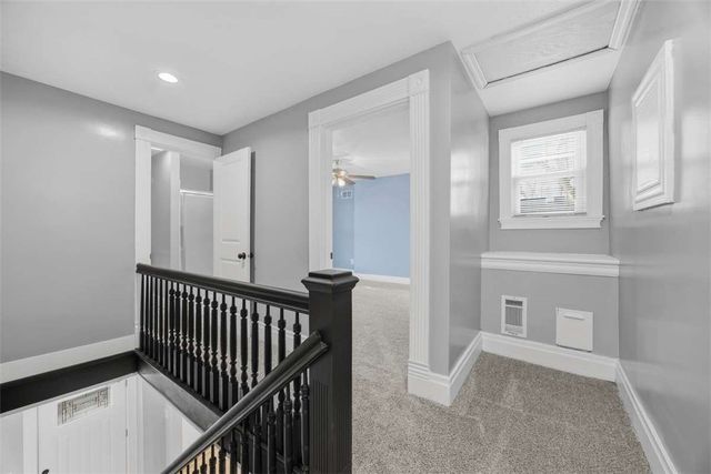 300 Western Ave, Oakdale, PA 15071