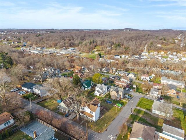 300 Western Ave, Oakdale, PA 15071