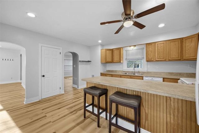 300 Western Ave, Oakdale, PA 15071