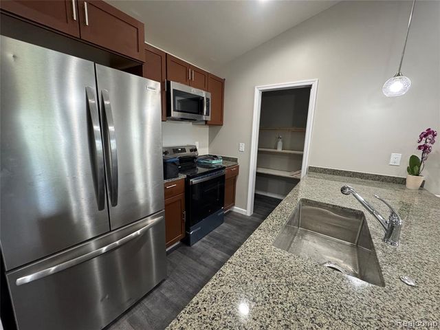 23268 Wellington Avenue, Warren, MI 48089
