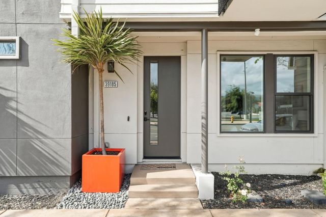 39185 State Street, Fremont, CA 94538
