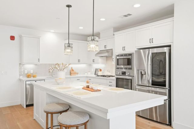 39185 State Street, Fremont, CA 94538